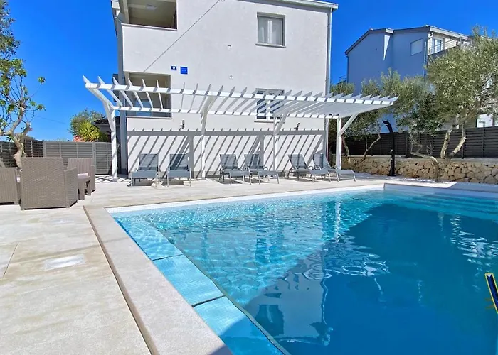 - - Jardin Privatif Et Piscine פאקוסטאן