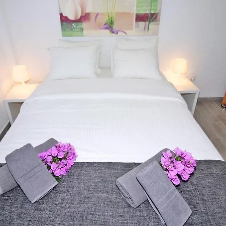- - Jardin Privatif Et Piscine Chalet *