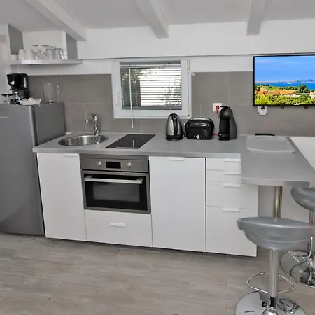 - - Jardin Privatif Et Piscine Chalet
