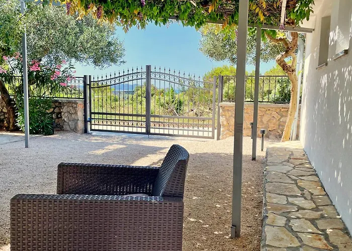 - - Jardin Privatif Et Piscine * Pakoštane
