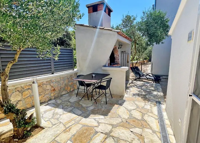 Dağ evi - - Jardin Privatif Et Piscine Pakoštane