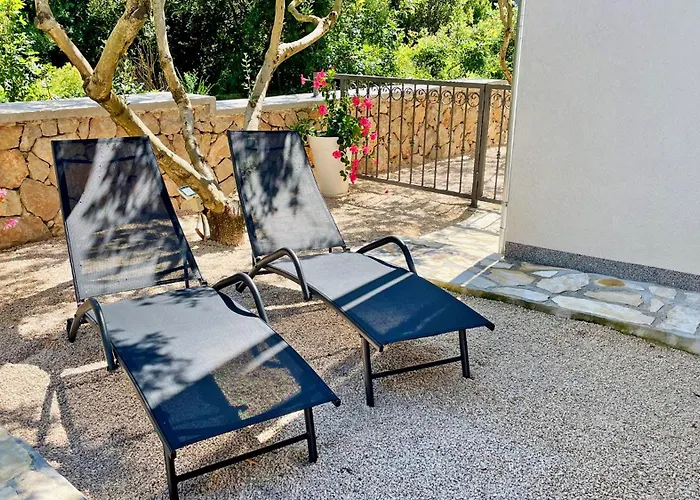 - - Jardin Privatif Et Piscine * Pakoštane